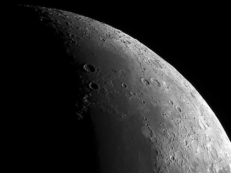 Mond7.jpg - Mare Serenitatis und Mare Frigoris