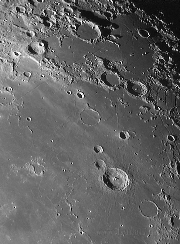 MondZuBenennnen1.jpg - Mare Nubium mit Krater Bullialdus