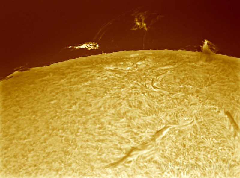 Sonne9b.jpg - Protuberanzen am Sonnenrand